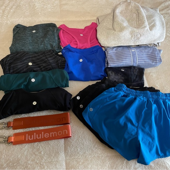 Lululemon 1-3 piece Mystery Box - Picture 2 of 11